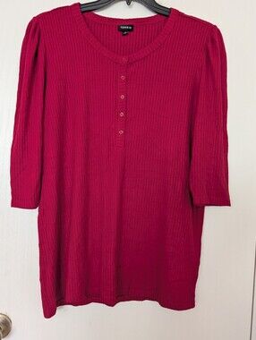 Torrid Women's Size 2X Red Quarter Sleeve Top
